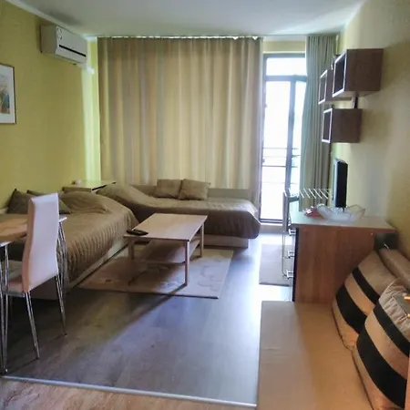 Проживание в семье Vancesi Homestay Поморие